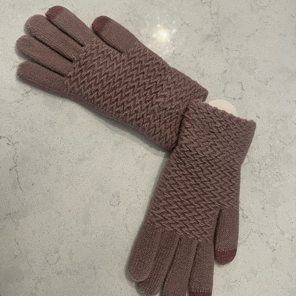 UGG lavender knit gloves - Picture 4 of 4